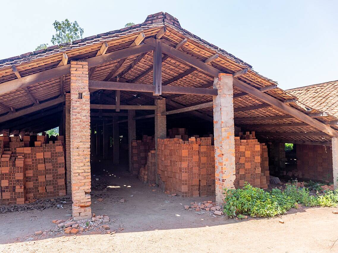 Clay Bricks (per 100)